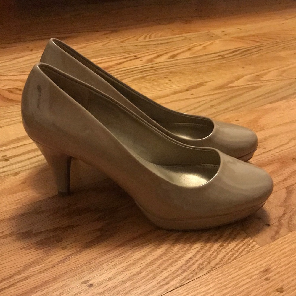 Bandolino Nude Patent Pumps